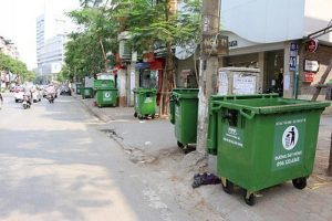Bảo vệ môi trường bằng thùng rác công cộng